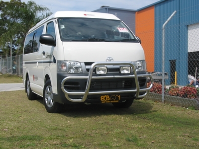 TOYOTA HIACE  Roo Bar (03/05 to 02/14)