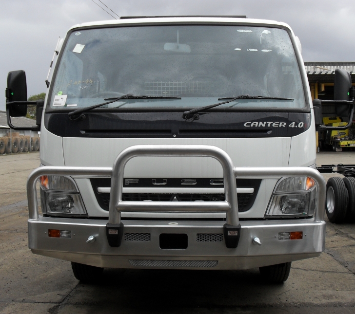 FUSO CANTER FE8 Deluxe 3 Bullbar with Towpin ( to )