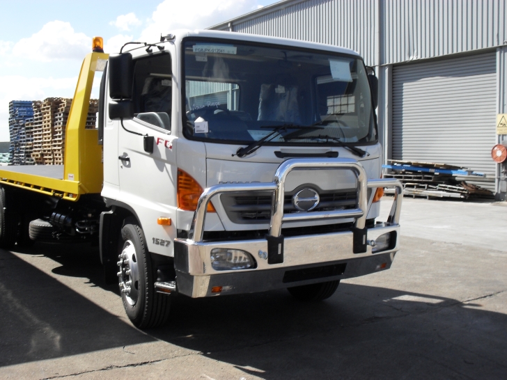 HINO 500 SERIES PRO 10 Deluxe 4 Bullbar (2003 to 2010)