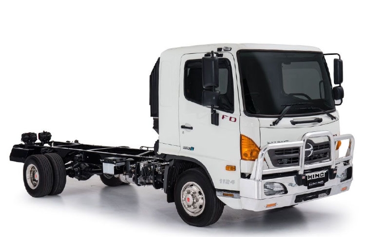 HINO 500FG/FL/FM8J/GH  Deluxe 4 Alloy Bullbar, FUPS Compatible (MY11 to MY16)