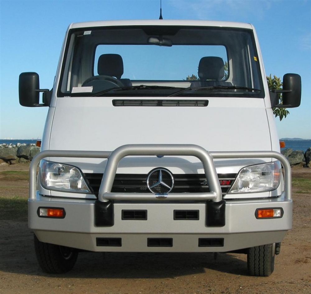 MERCEDES-BENZ SPRINTER  Bullbar (08/00 to 09/06)