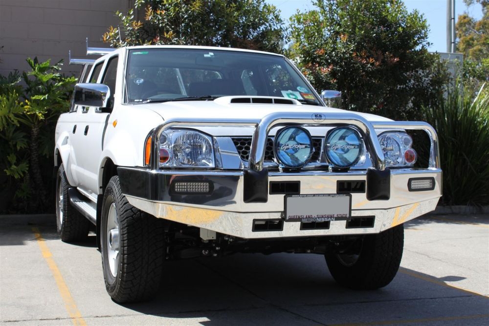 NISSAN NAVARA D22 Bullbar (10/01 to 09/10)