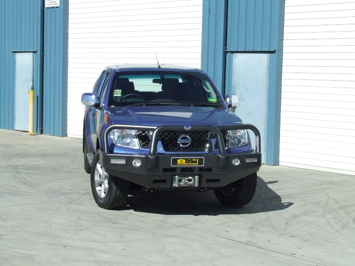 NISSAN PATHFINDER R51 Winch Bullbar with Bumper Lights (05/10 to 09/13)