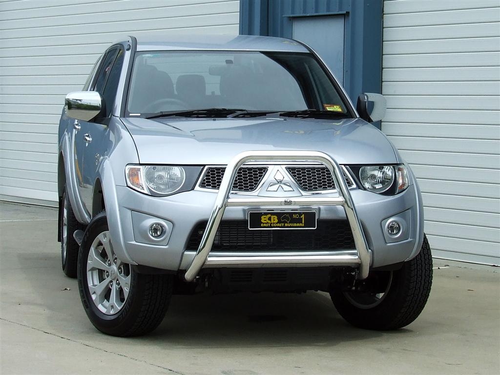 MITSUBISHI TRITON MN Nudge Bar - Series 2 (09/09 to 12/14)