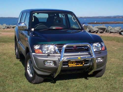 MITSUBISHI PAJERO NM Series 2 Nudge Bar (05/00 to 10/02)