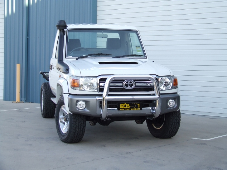 TOYOTA LANDCRUISER 79 SERIES Nudge Bar - Series 2 (03/07 to 08/09)