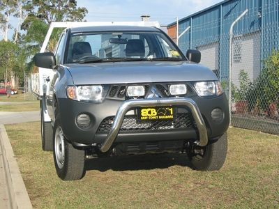 MITSUBISHI TRITON ML Nudge Bar (07/06 to 08/09)