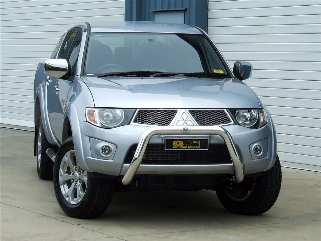 MITSUBISHI TRITON ML Nudge Bar (07/06 to 08/09)