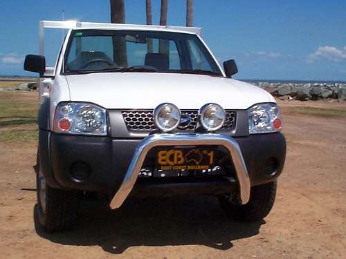 NISSAN NAVARA D22 Nudge Bar (10/09 to 12/14)