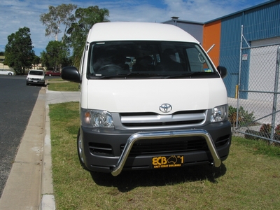 TOYOTA HIACE  Nudge Bar (03/05 to 02/14)