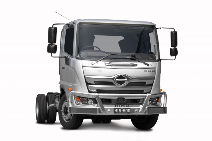 Hino Low Profile Alloy Bullbar, FUPS Compatible (code: GA50002038)