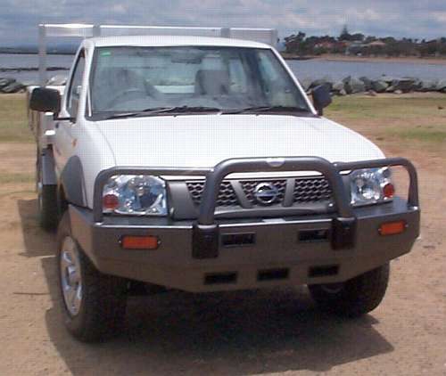 NISSAN NAVARA D22 Bullbar (10/01 to 09/10)