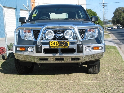 NISSAN PATHFINDER R51 Bullbar with Bumper Lights (07/05 to 04/10)