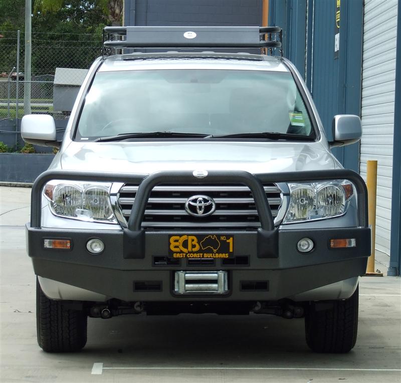 TOYOTA LANDCRUISER 200 SERIES Winch Bullbar with Bumper Lights (11/07 to 01/12)