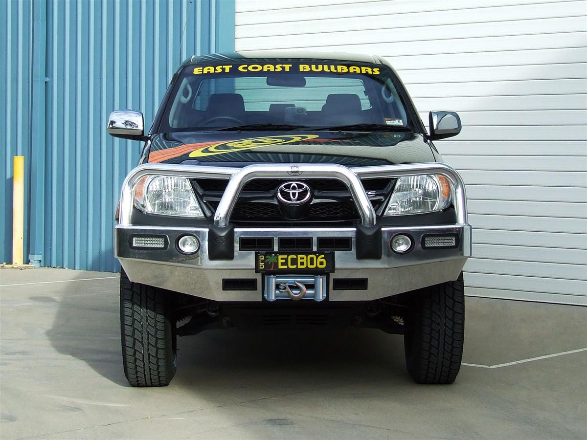 TOYOTA HILUX  Winch Bullbar With Bumper Lights (03/05 to 07/11)