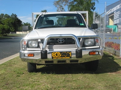 TOYOTA HILUX  Bullbar (11/01 to 02/05)