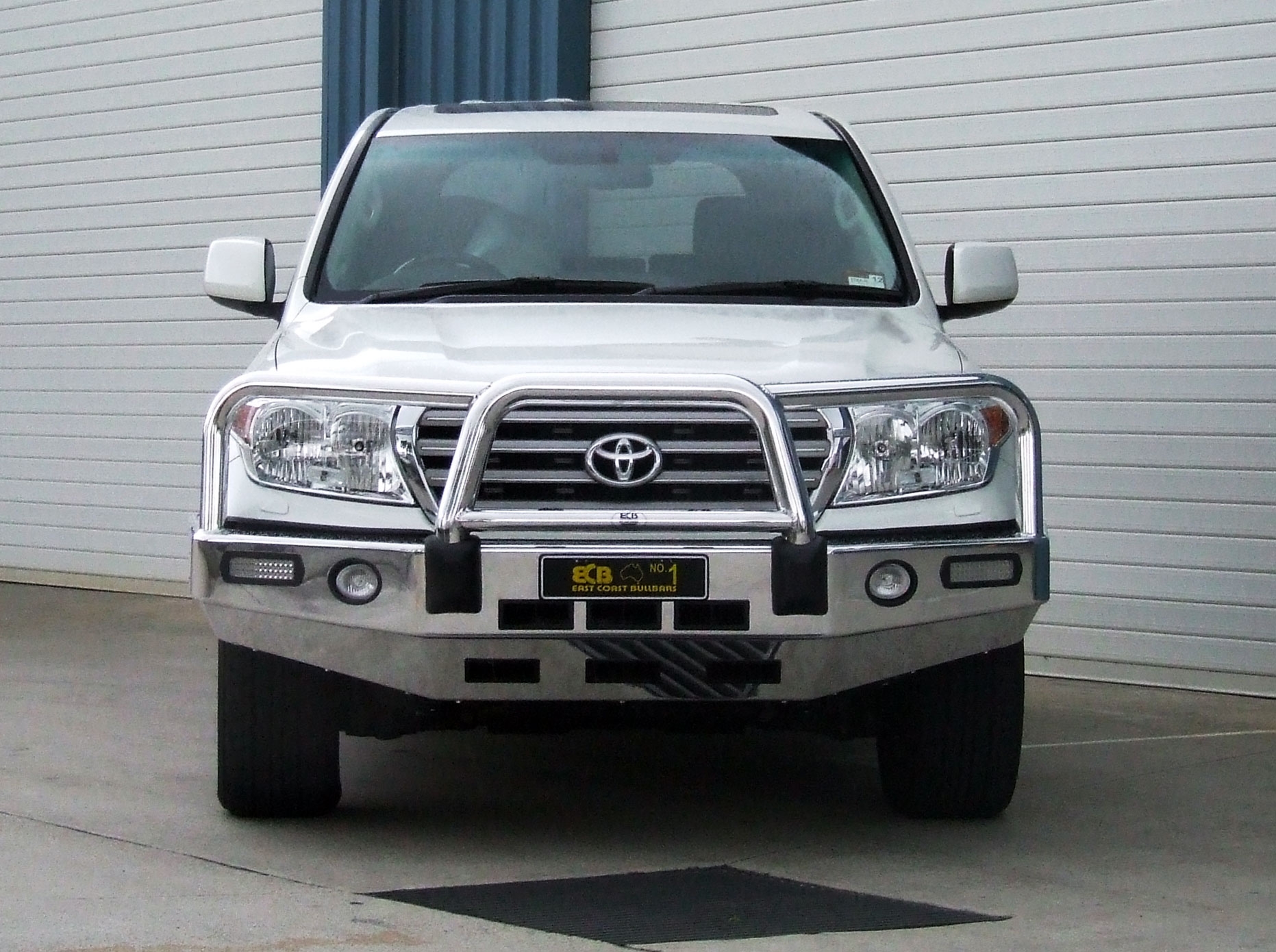 TOYOTA LANDCRUISER 200 SERIES Bullbar with Bumper Lights (11/07 to 01/12)