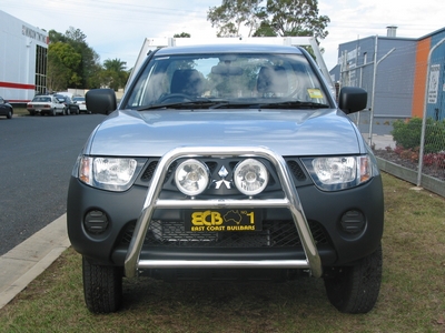 MITSUBISHI TRITON ML Series 2 Nudge Bar (07/06 to 08/09)