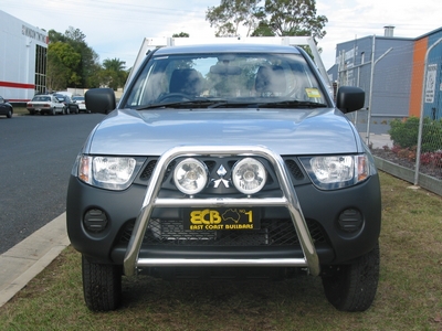 MITSUBISHI TRITON ML Nudge Bar - Series 2 (07/06 to 08/09)