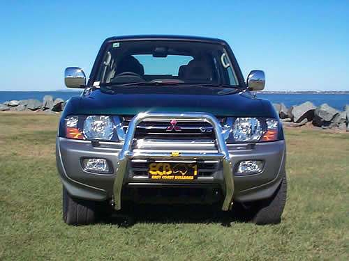 MITSUBISHI PAJERO NM Series 2 Nudge Bar (05/00 to 10/02)