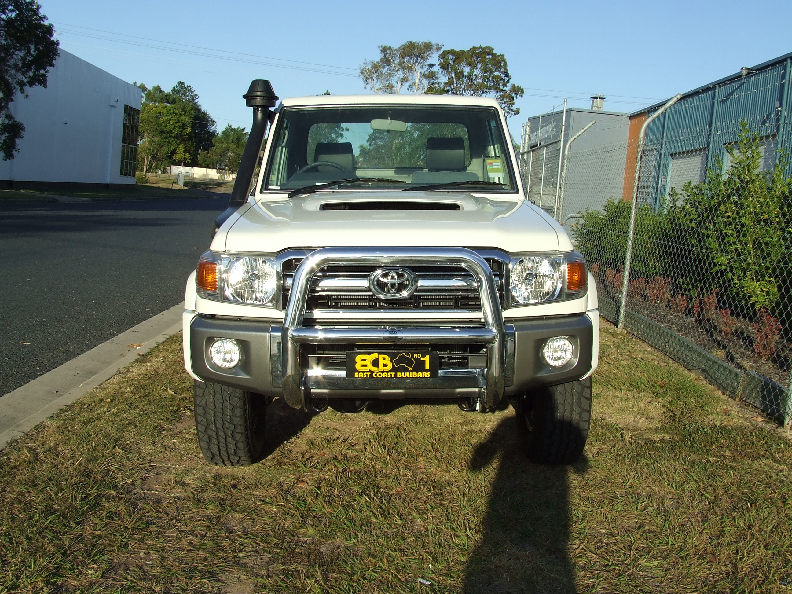 TOYOTA LANDCRUISER 79 SERIES Series 2 Nudge Bar (03/07 to 08/09)