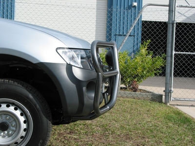 MITSUBISHI TRITON ML Roo Bar (07/06 to 08/09)