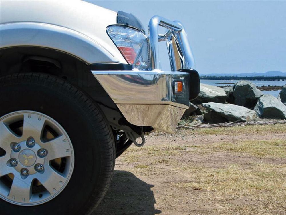 MITSUBISHI PAJERO NP Bullbar (11/02 to 10/06)