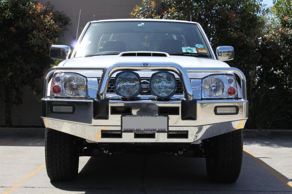 NISSAN NAVARA D22 Bullbar (10/01 to 09/10)