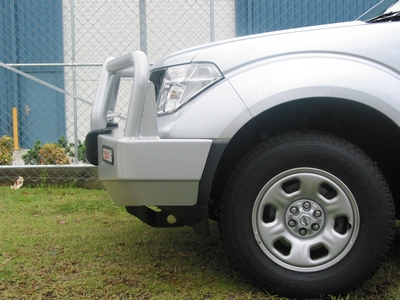 NISSAN NAVARA D40 Bullbar (/05 to 12/11)