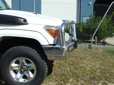 TOYOTA LANDCRUISER 79 SERIES Bullbar with Bumper Lights (08/09 to 10/16)