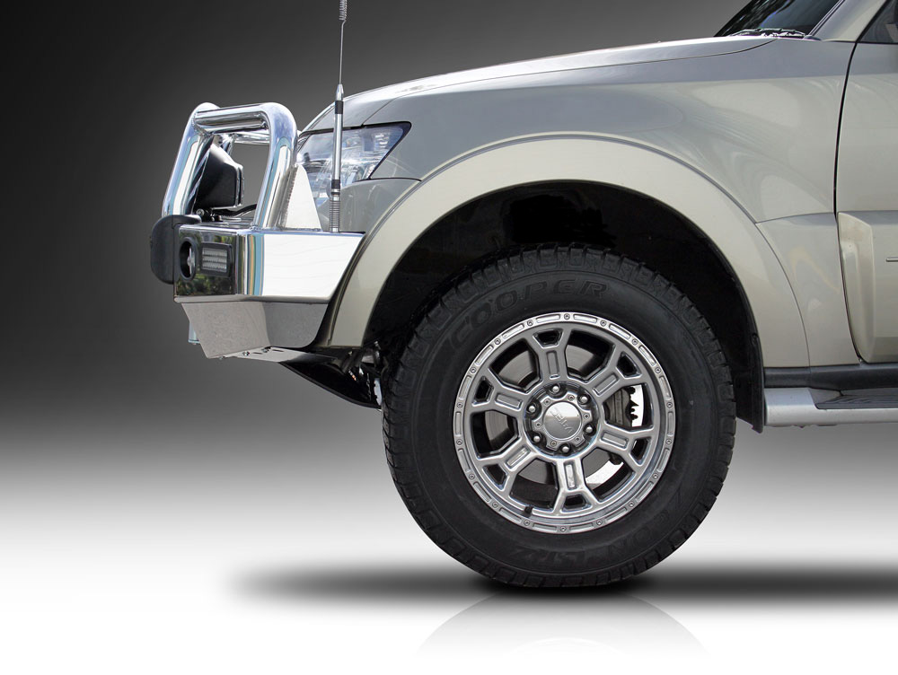 MITSUBISHI PAJERO NX Winch Bullbar with Bumper Lights (07/14 to 12/21)