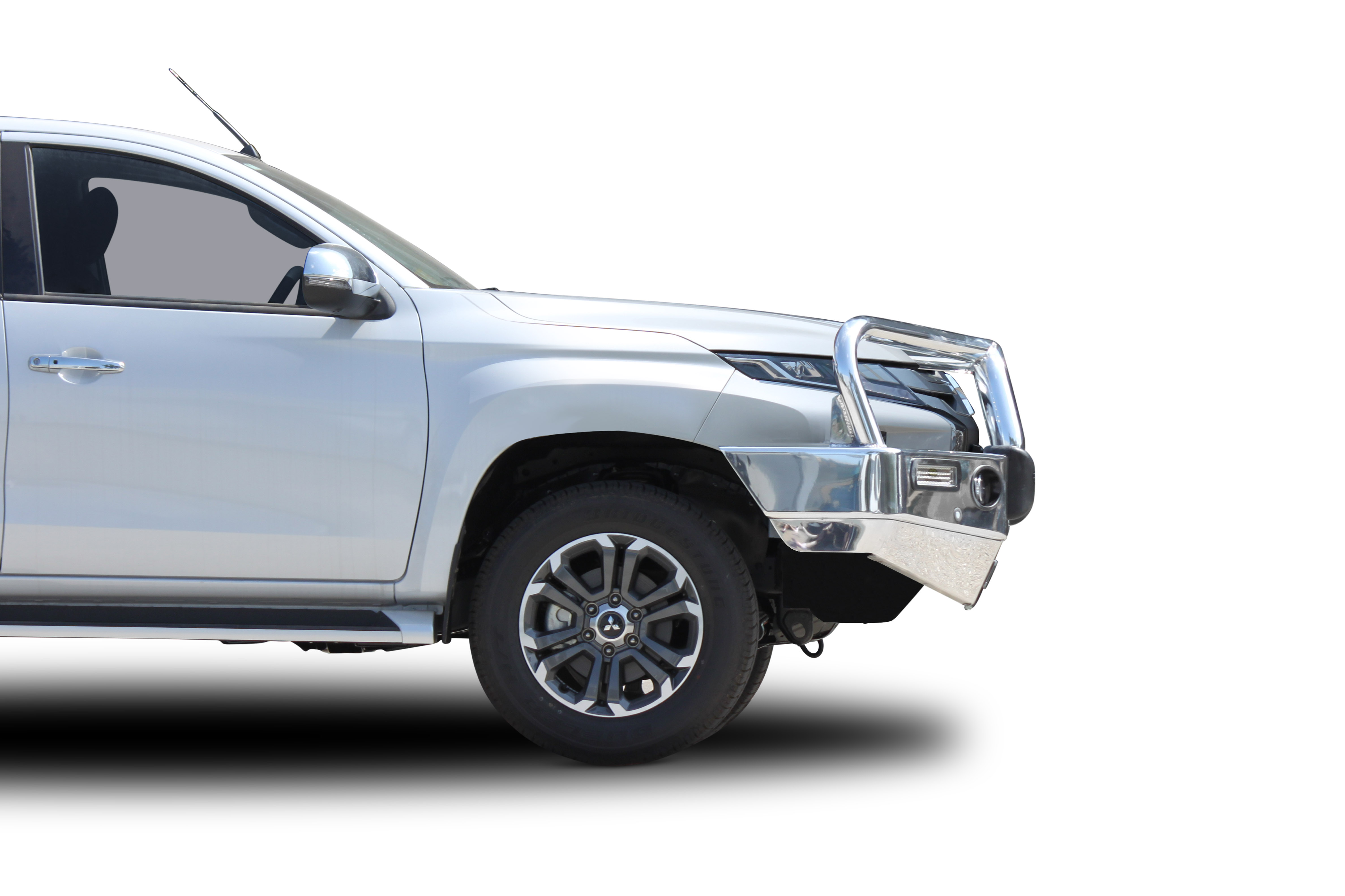 MITSUBISHI TRITON MR Bullbar with Bumper Lights (11/18 to 02/24)