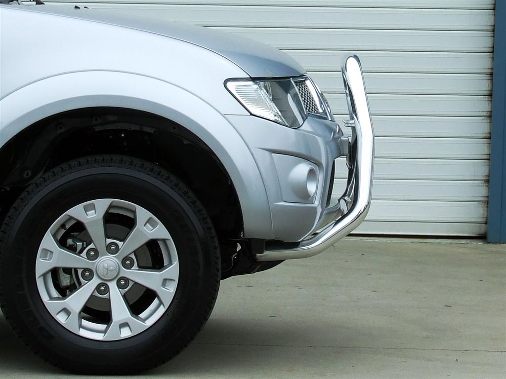 MITSUBISHI TRITON MN Nudge Bar - Series 2 (09/09 to 12/14)