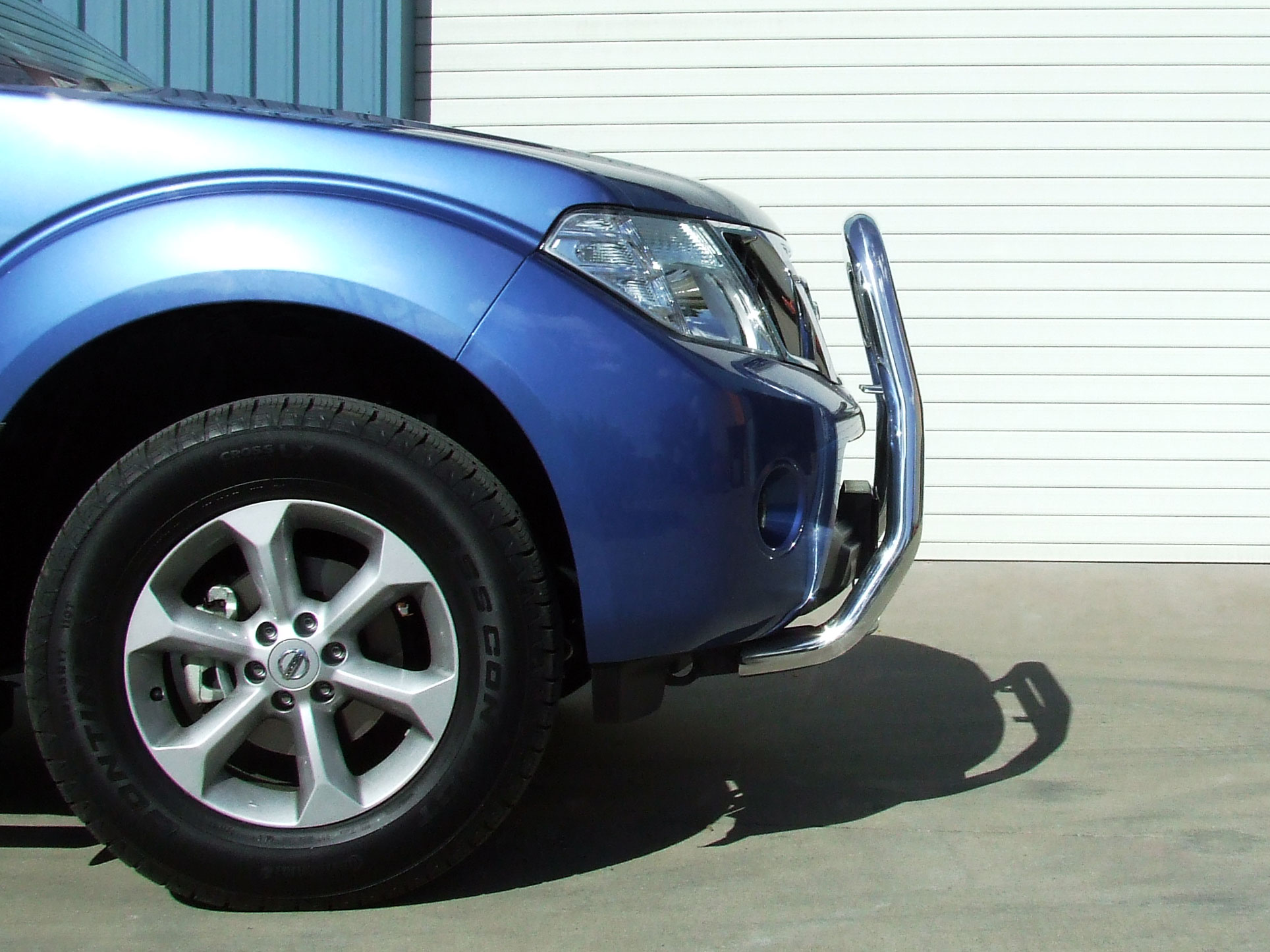 NISSAN NAVARA D40 Series 2 Nudge Bar (05/10 to 11/11)