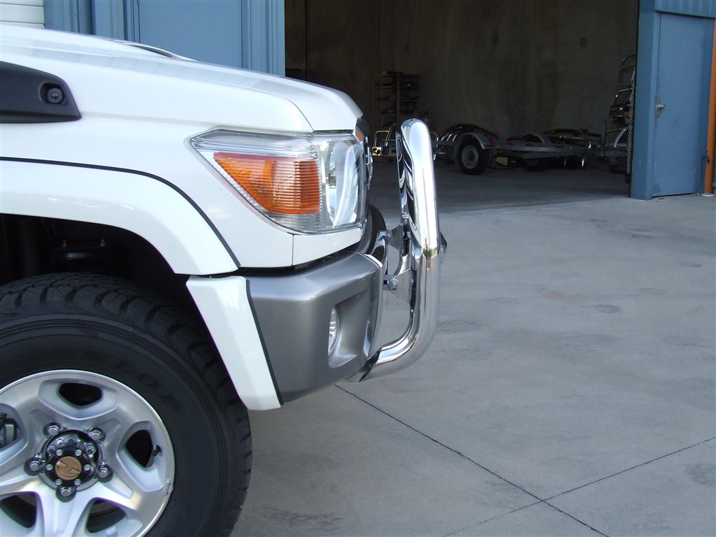TOYOTA LANDCRUISER 76 SERIES Series 2 Nudge Bar (03/07 to 08/09)
