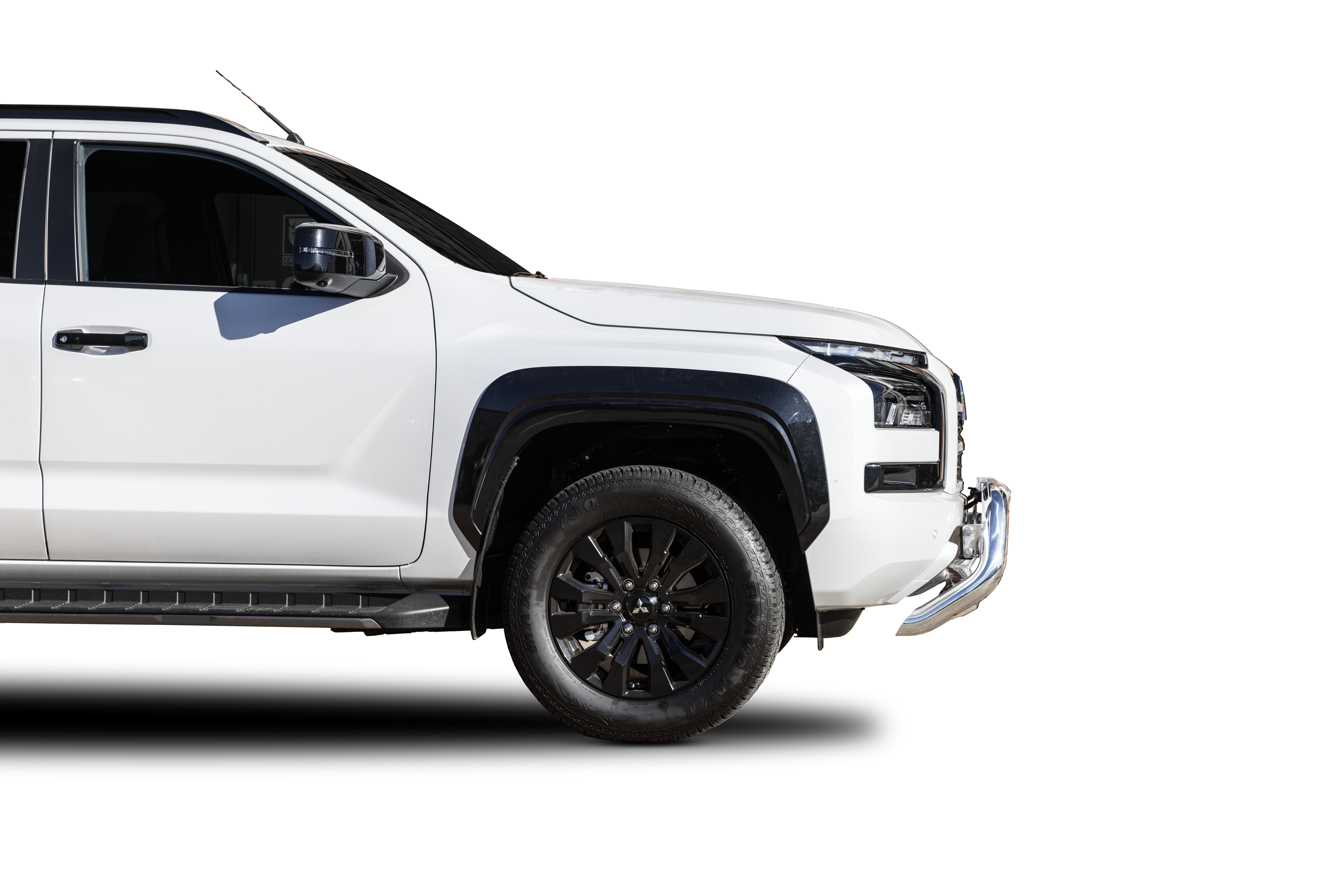 MITSUBISHI TRITON MV Nudge Bar (03/24 to )