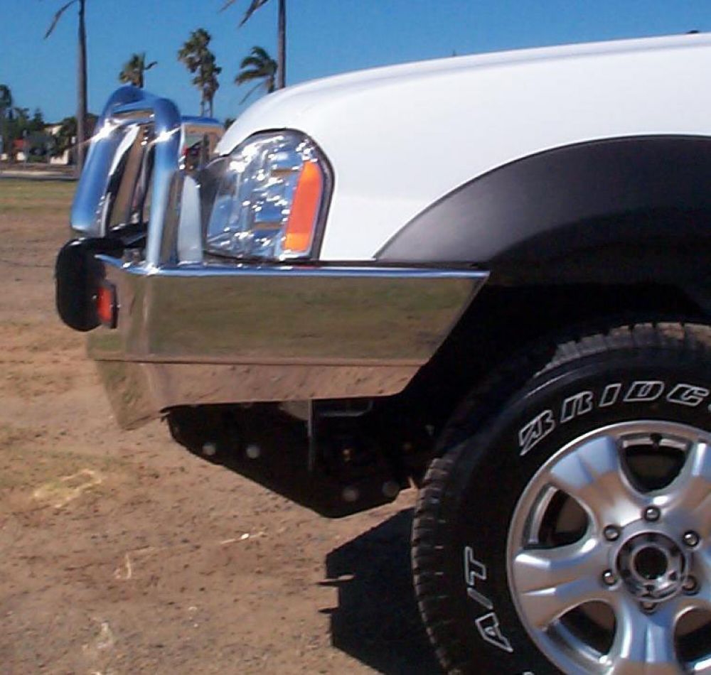 NISSAN NAVARA D22 Winch Bullbar (10/01 to 09/10)