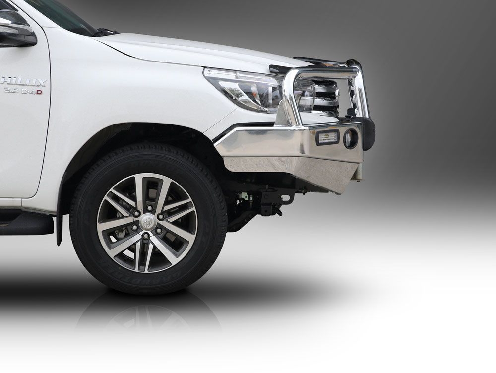 TOYOTA HILUX SR5 Winch Bullbar with Bumper Lights (07/15 to 05/18)