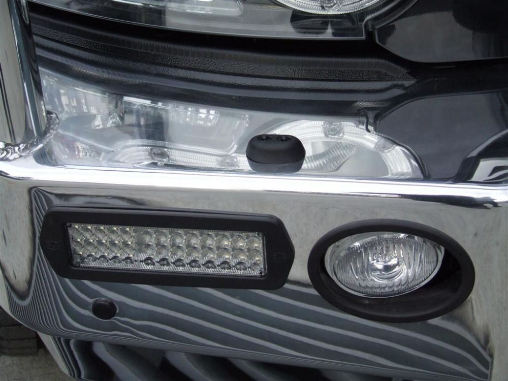 LANDROVER DISCOVERY 4  Winch Bullbar with Bumper Lights (10/09 to 14)