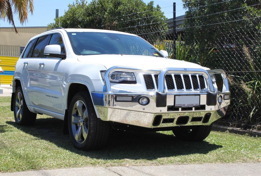 JEEP GRAND CHEROKEE MY14 OVERLAND Bullbar with Bumper Lights (06/13 to 03/17)